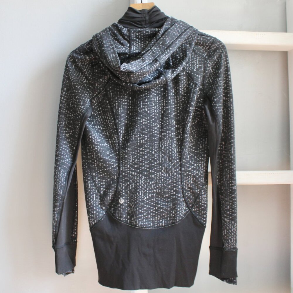 Lululemon Daily Practice Zip Hoodie Jacket Samba Snake Battleship Black Size 6 - Picture 4 of 9